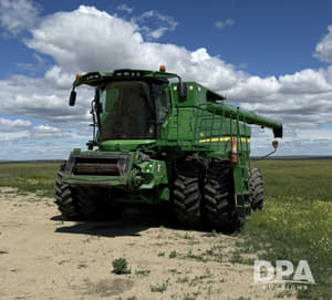 2014 John Deere S690 Image