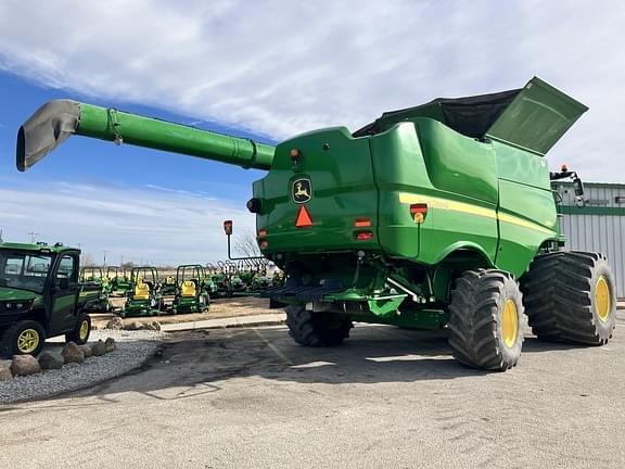 Image of John Deere S690 equipment image 3