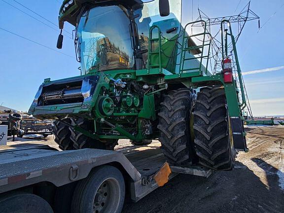 Image of John Deere S690 equipment image 1