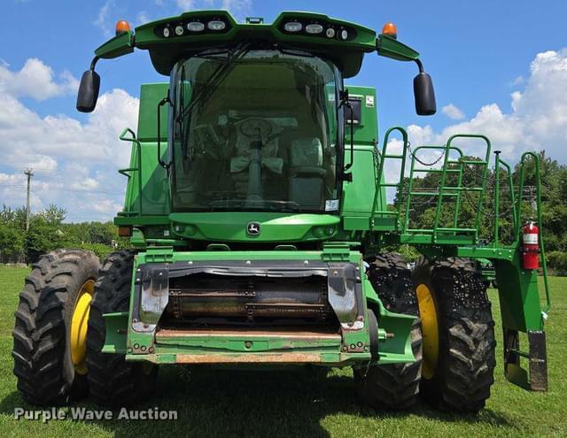 Image of John Deere S690 equipment image 1
