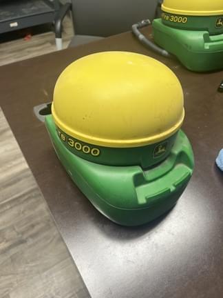 Image of John Deere StarFire 3000 Image 0