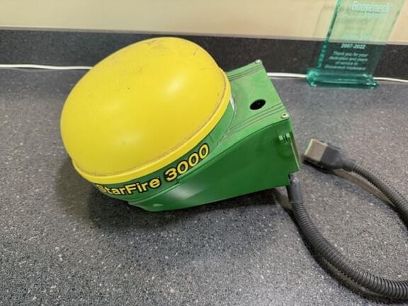 Image of John Deere StarFire 3000 Image 1