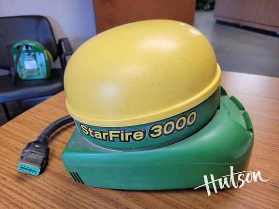 Image of John Deere StarFire 3000 equipment image 2