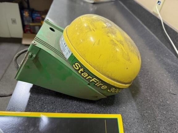 Image of John Deere StarFire 3000 Image 1