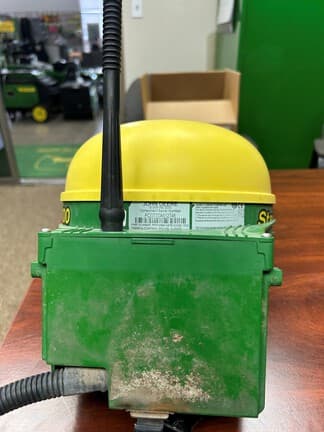 Image of John Deere StarFire 3000 equipment image 3