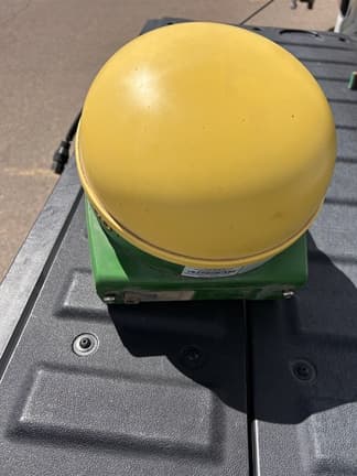 Image of John Deere StarFire 3000 equipment image 2