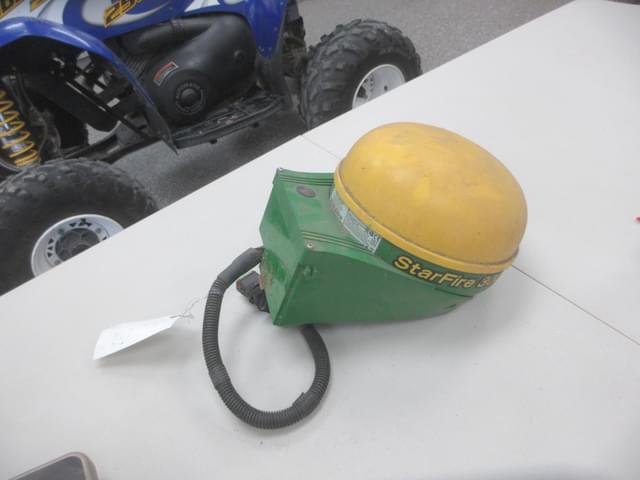Image of John Deere StarFire 3000 equipment image 1