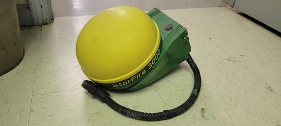 Image of John Deere StarFire 3000 equipment image 3