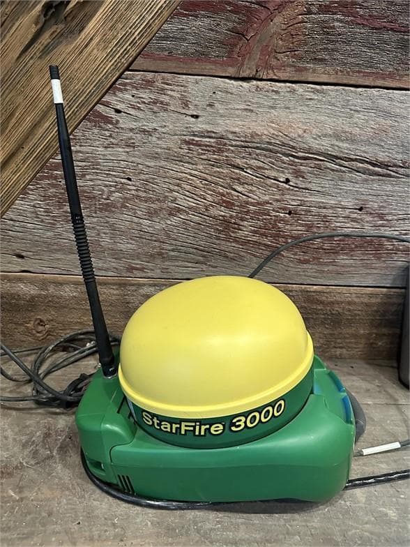 Image of John Deere StarFire 3000 equipment image 1
