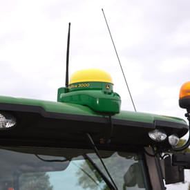 Image of John Deere StarFire 3000 Primary Image