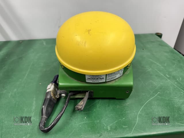 Image of John Deere StarFire 3000 equipment image 4