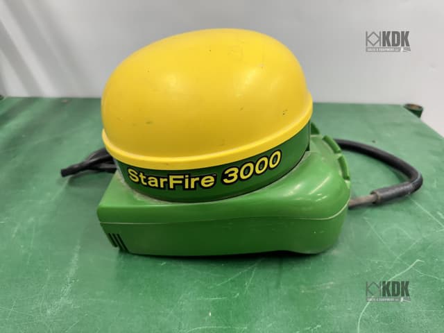 Image of John Deere StarFire 3000 equipment image 2