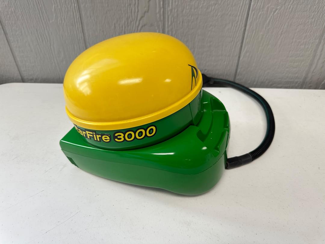 Image of John Deere StarFire 3000 Primary image