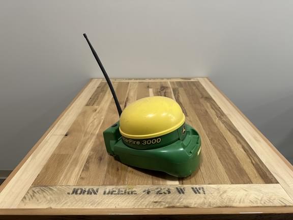 Image of John Deere StarFire 3000 Image 0