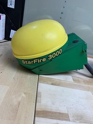 Image of John Deere StarFire 3000 Image 0