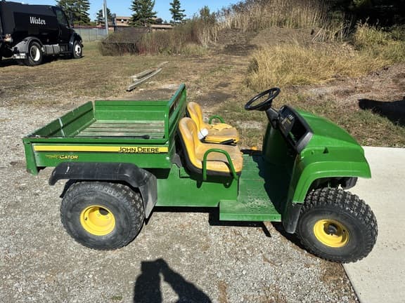 Image of John Deere Gator TS 4x2 equipment image 1