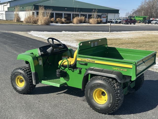 Image of John Deere Gator TS 4x2 equipment image 2
