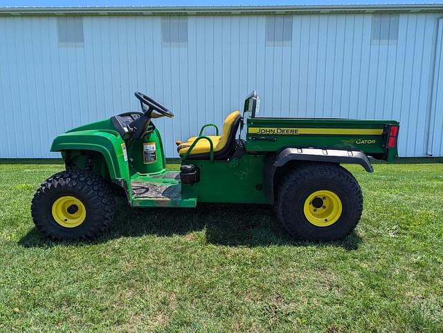 Image of John Deere Gator TS 4x2 equipment image 1