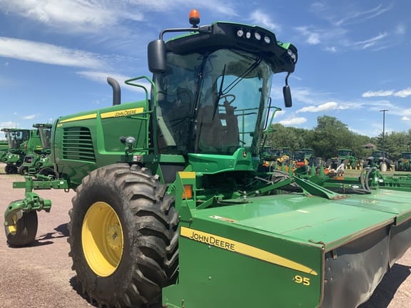 2014 John Deere W235 Equipment Image0