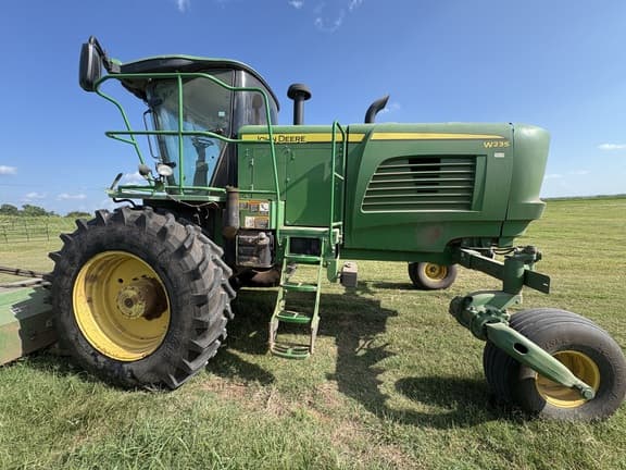 Image of John Deere W235 equipment image 1