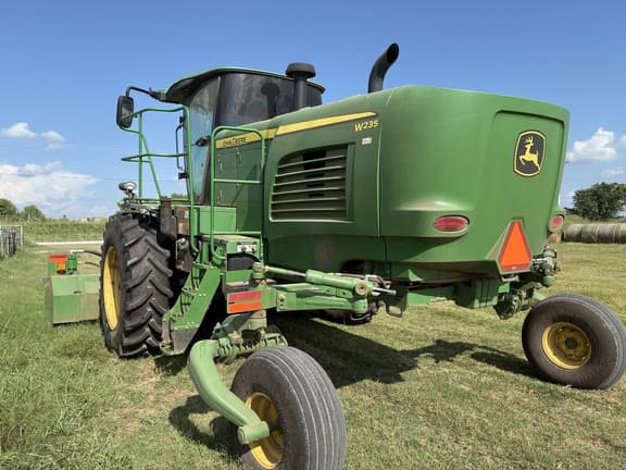 Image of John Deere W235 equipment image 2