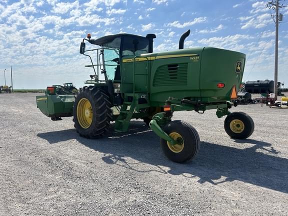 Image of John Deere W235 equipment image 2
