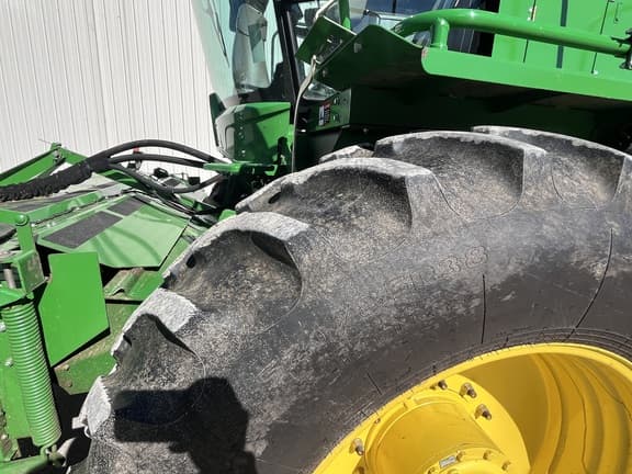 Image of John Deere W235 equipment image 3