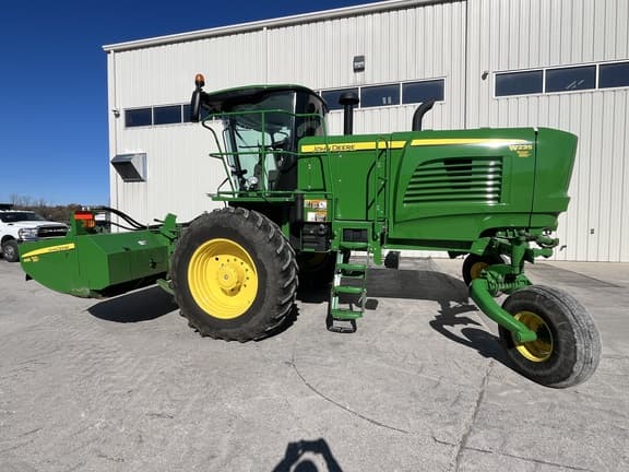 Image of John Deere W235 equipment image 2