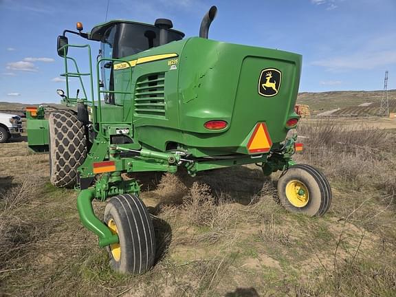 Image of John Deere W235 equipment image 2
