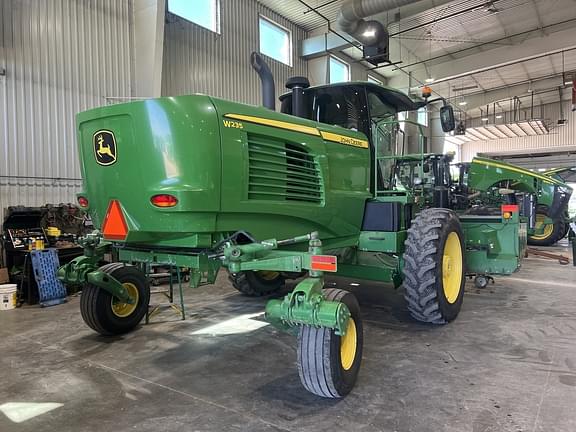 Image of John Deere W235 equipment image 3