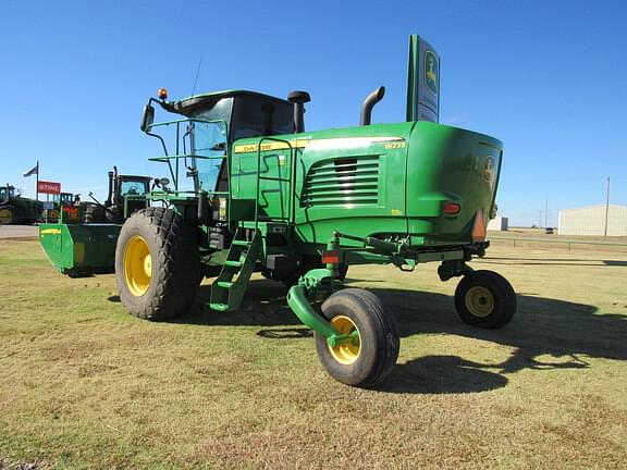 Image of John Deere W235 equipment image 2