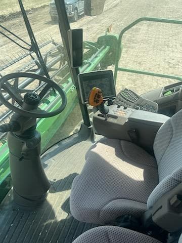 Image of John Deere W235 Image 1