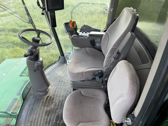 Image of John Deere W235 equipment image 4