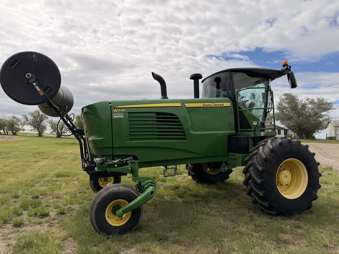 Image of John Deere W235 Primary image