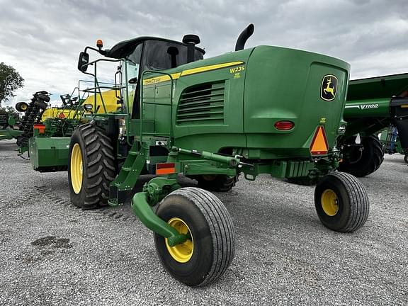 Image of John Deere W235 equipment image 2