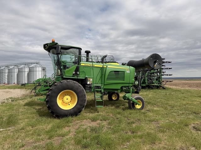 Image of John Deere W235 equipment image 3