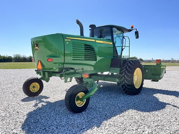 Image of John Deere W235 equipment image 4
