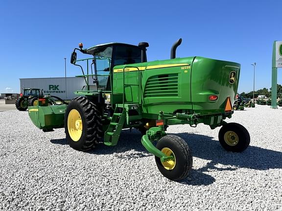 Image of John Deere W235 equipment image 2
