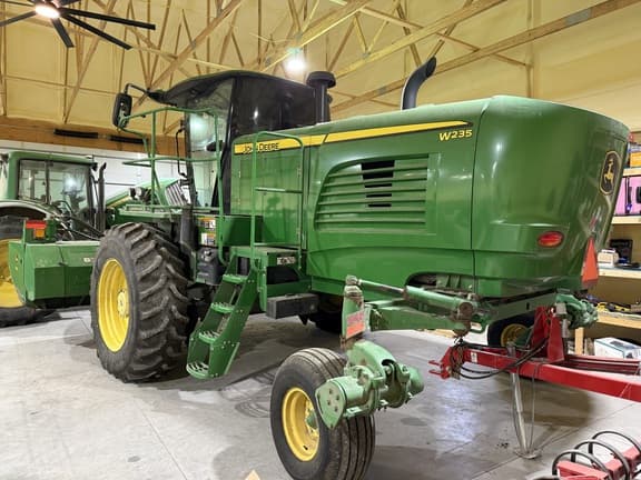 Image of John Deere W235 equipment image 3