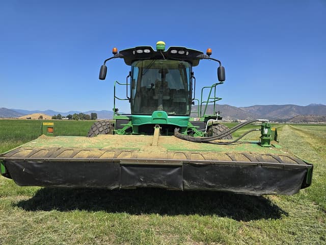 Image of John Deere W235 equipment image 2