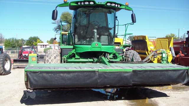 Image of John Deere W235R equipment image 1