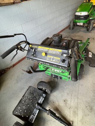 Image of John Deere WG32A equipment image 2