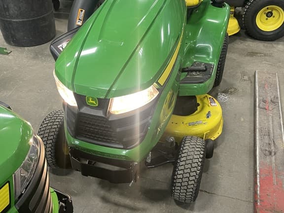 Image of John Deere X300 equipment image 4