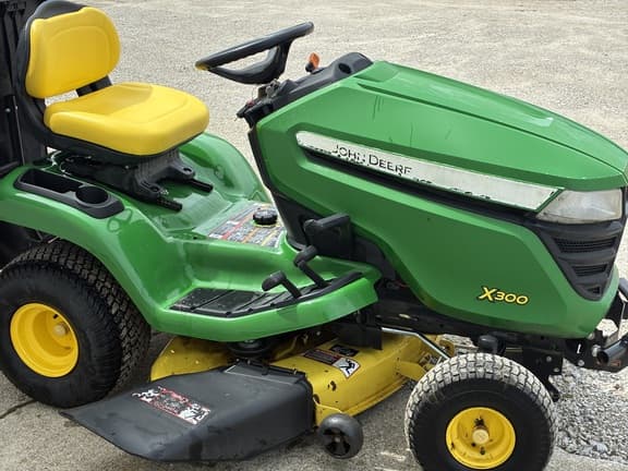Image of John Deere X300 equipment image 2