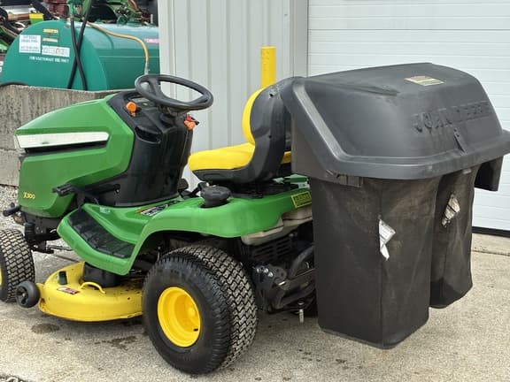 Image of John Deere X300 equipment image 4