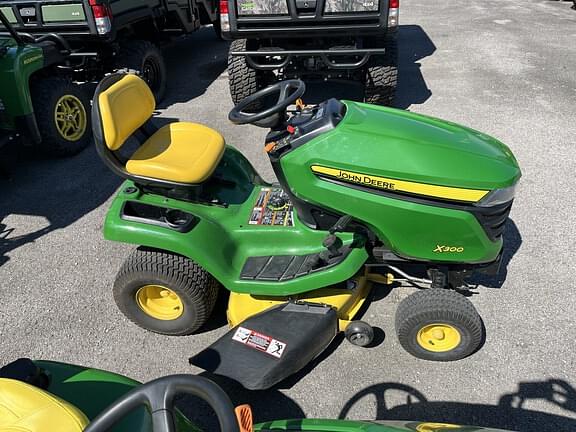 Image of John Deere X300 equipment image 3