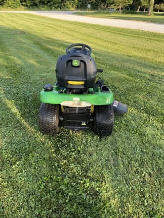 Image of John Deere X300 equipment image 3