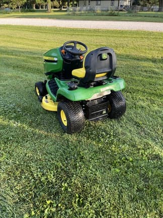 Image of John Deere X300 equipment image 2