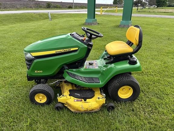 Image of John Deere X300 equipment image 1