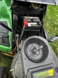 Image of John Deere X300 equipment image 3